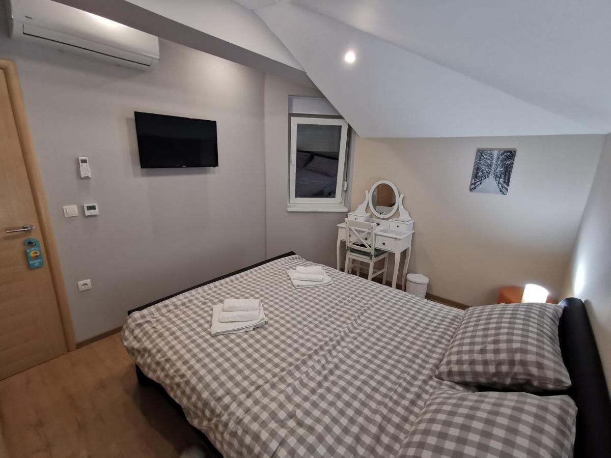 Apartman Bozur **** Satnica Dakovacka エクステリア 写真