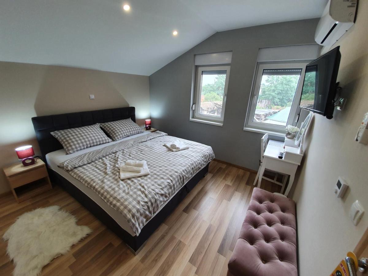 Apartman Bozur **** Satnica Dakovacka エクステリア 写真
