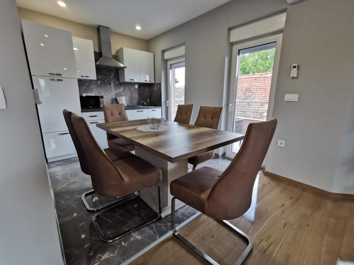 Apartman Bozur **** Satnica Dakovacka エクステリア 写真